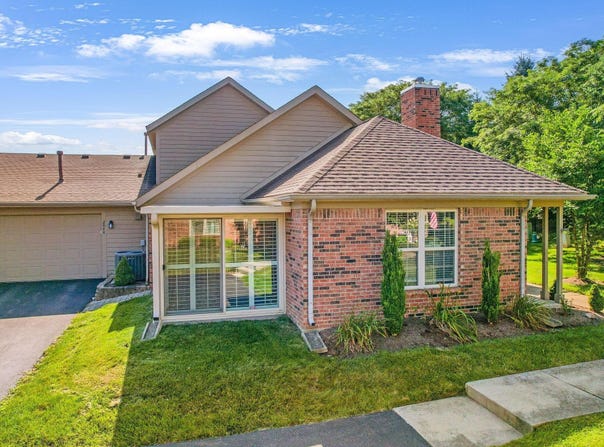 2840 Laurel Wind Boulevard, Lewis Center, OH 43035