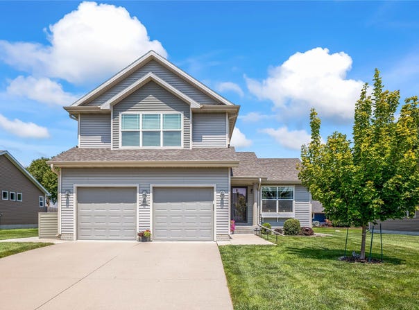 1605 2nd Street NW, Altoona, IA 50009
