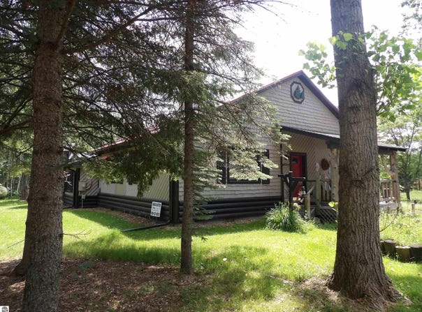 2925 Cherry Lane, Mio, MI 48647