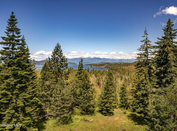 166 Demers Dr, Hope, ID 83836