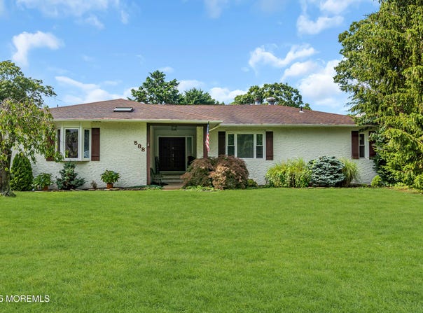 588 Midwood Drive, Brick, NJ 08724