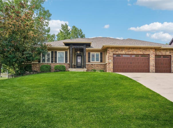 6648 Eagle Ridge Drive, Johnston, IA 50131