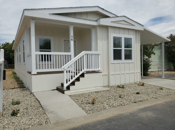 16 Commodore Lane, Sacramento, CA 95838