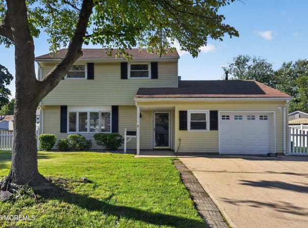 21 Monmouth Street, Hazlet, NJ 07730