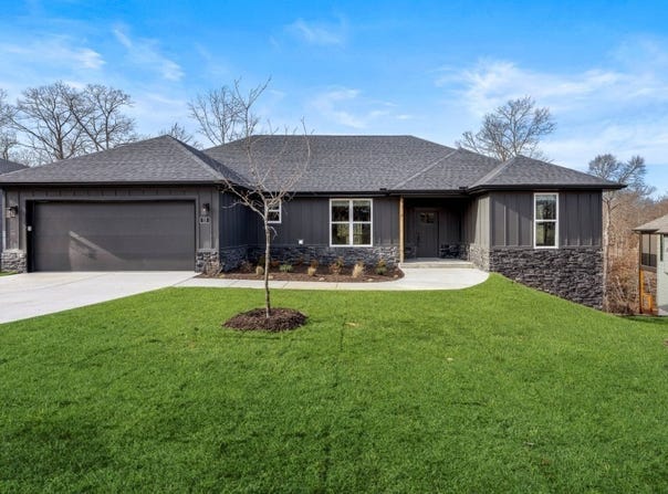 13 Kirkcolm Drive, Bella Vista, AR 72715