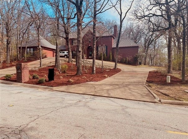 2105 Massard RD, Fort Smith, AR 72903