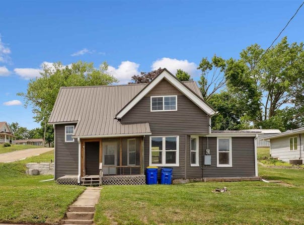 114 W Johnson St, Norway, IA 52318