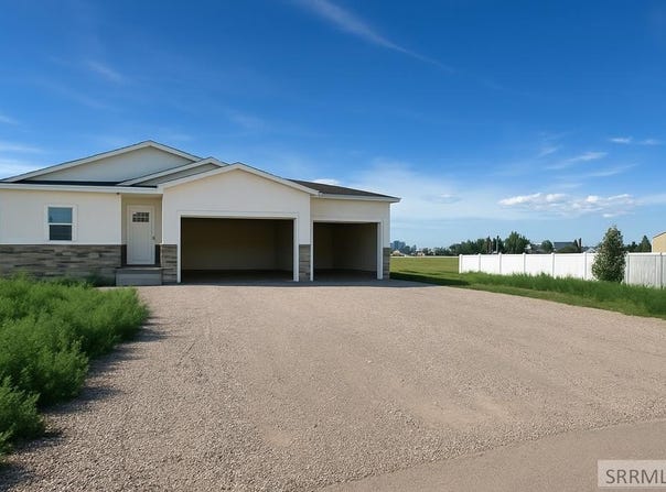 102 N Stocktrail Drive, Idaho Falls, ID 83401