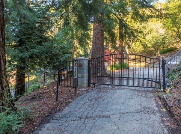26145 Pierce RD, LOS GATOS, CA 95033