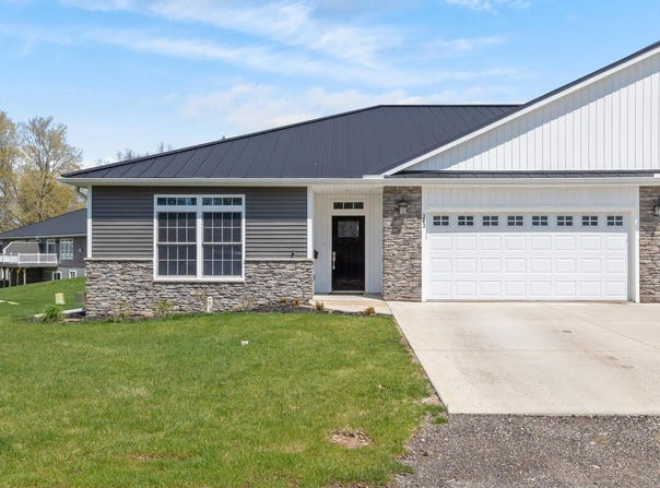 243 Auseon Court, Hillsdale, MI 49242