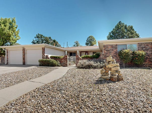 3708 VERMONT Street NE, Albuquerque, NM 87110