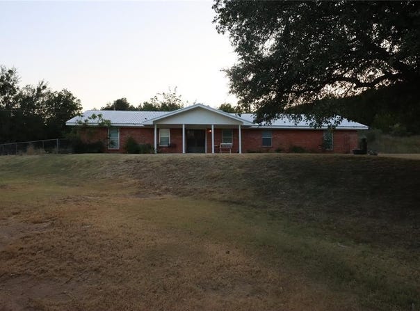 907 Cherry Street, Ranger, TX 76470