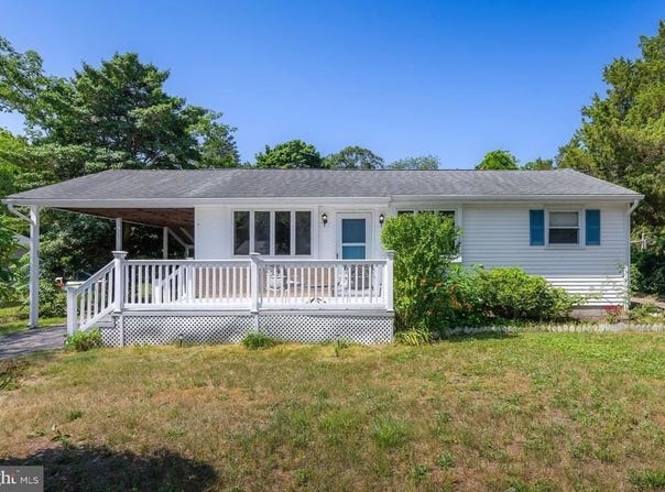 704 E CHANESE LANE, ABSECON, NJ 08205