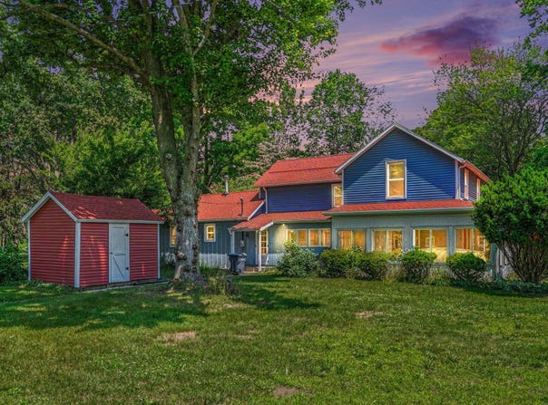 5497 Wilson Street, Coloma, MI 49038