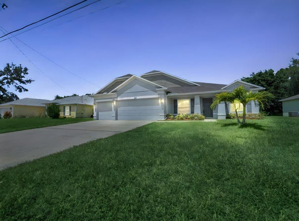 2314 SW Woodridge Street, Port Saint Lucie, FL 34953