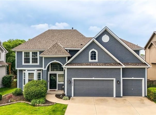 22833 W 44th Street, Shawnee, KS 66226
