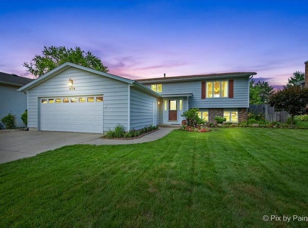 404 KENSINGTON Drive, McHenry, IL 60050