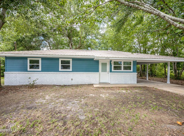 206 Beverly Drive, Ocean Springs, MS 39564