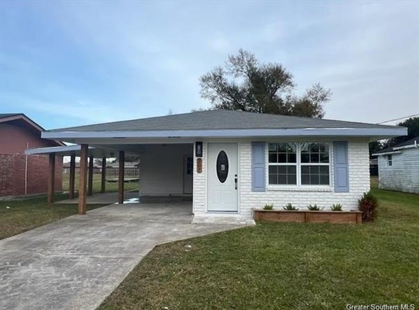 207 S Bowers Avenue, Iowa, LA 70647