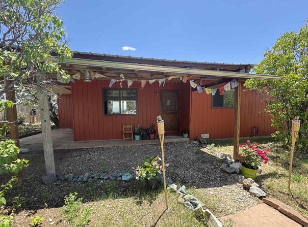 382 Hondo Seco Rd, El Prado, NM 87529