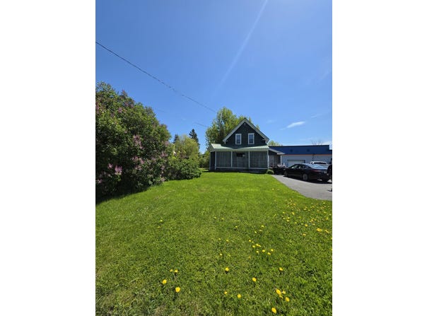 28 Dyer Street, Presque Isle, ME 04769