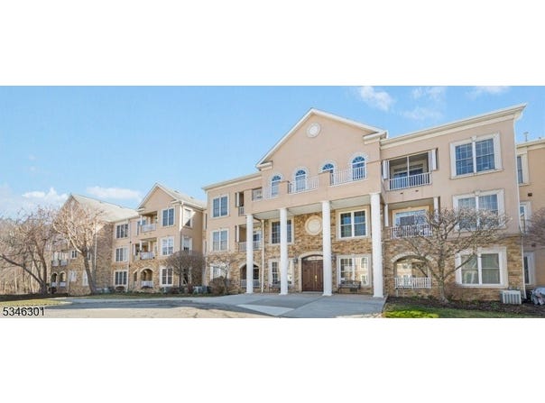 1208 Clinton Ln, Rockaway Twp., NJ 07866-5822