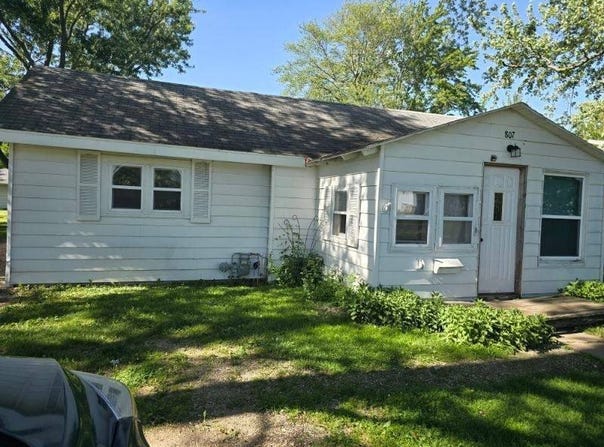 807 W Illinois St, Oblong, IL 62449