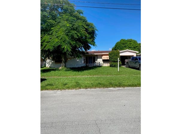 3985 NW 32nd Ter, Lauderdale Lakes, FL 33309