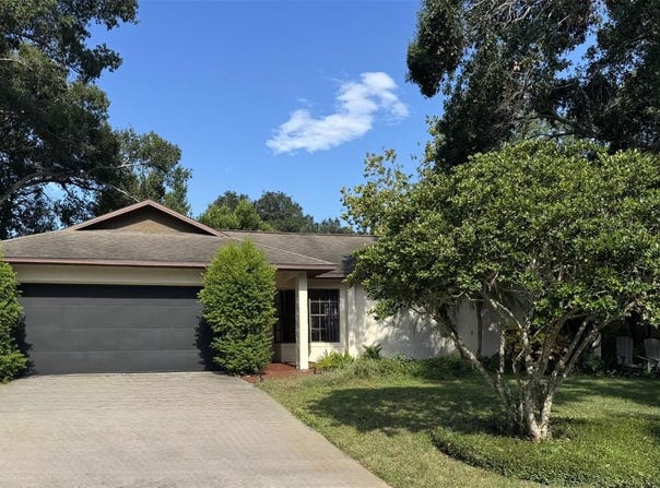 2309 FAIRVIEW COURT, EUSTIS, FL 32726