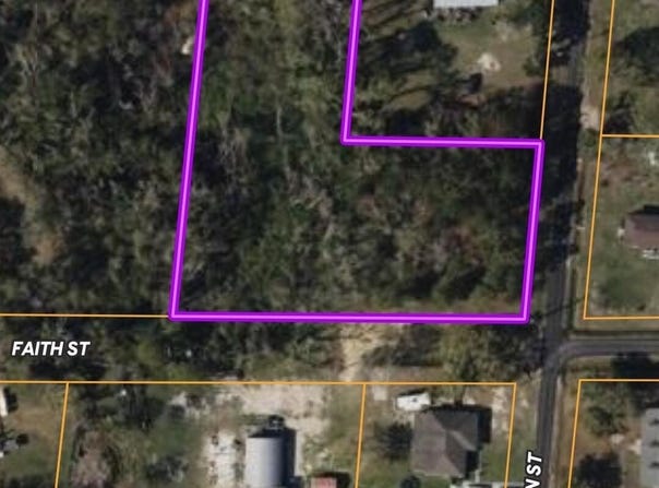 2201 Henderson Street, Waveland, MS 39576