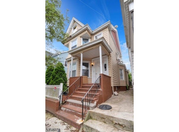 123 Coral St, Paterson City, NJ 07522-1552