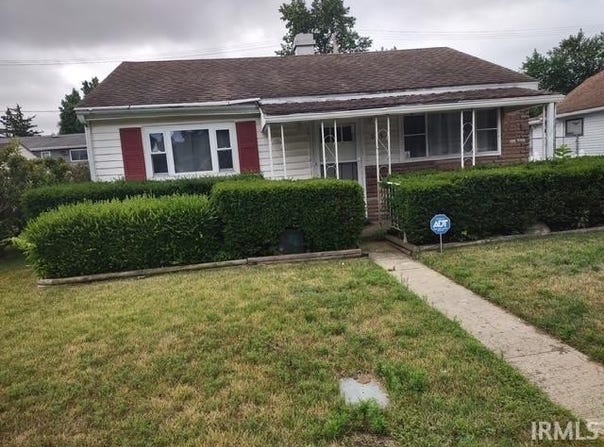 915 W Borley Avenue, Mishawaka, IN 46545-5735