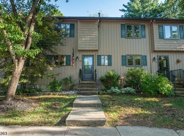 22 Indian Spring Ln, High Bridge Boro, NJ 08829-2419
