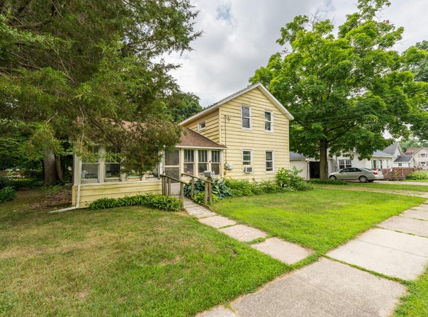 309 W Saint Marys Street, Decatur, MI 49045