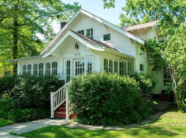 212 NW 2nd Ave, Waverly, IA 50677