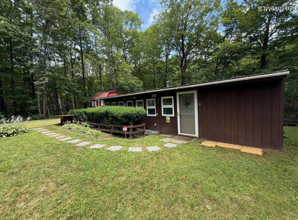 137 Sherwood Dr, Becket, MA 01223