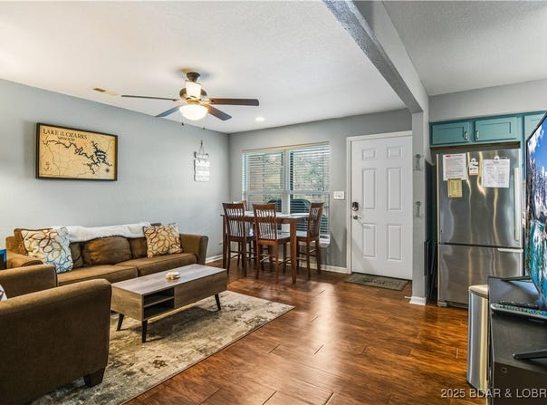 40 Lighthouse Road, Lake Ozark, MO 65049