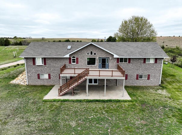 70515 Hwy 15, Fairbury, NE 68352