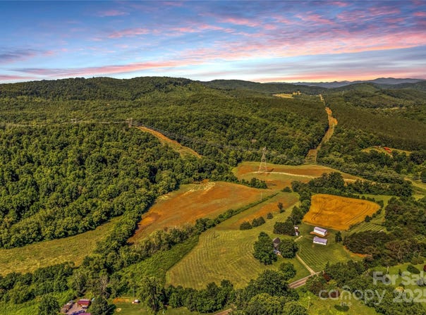 1043 Linneys Mill Road, Union Grove, NC 28689