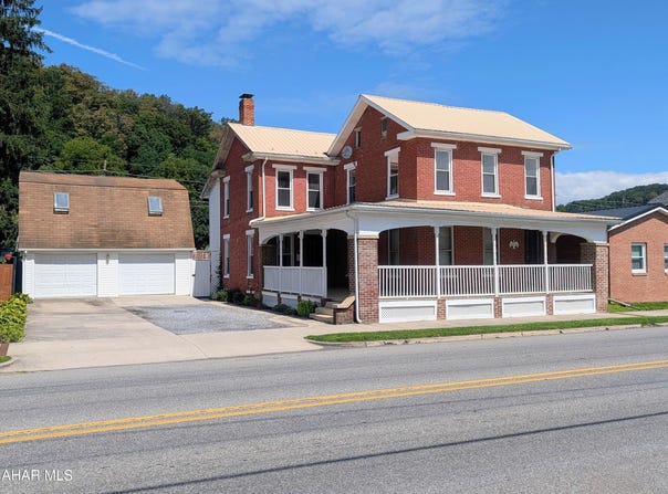 131 W Main Street, Everett, PA 15537