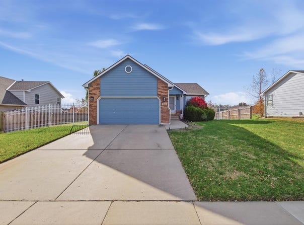 705 S Westview Cir, Andover, KS 67002-9336
