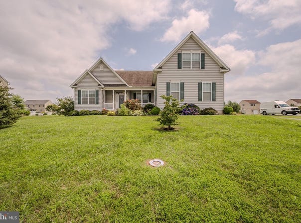 631 SUNRISE DRIVE, CLAYTON, DE 19938