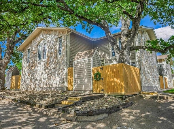 2101 Barak Lane, Bryan, TX 77802