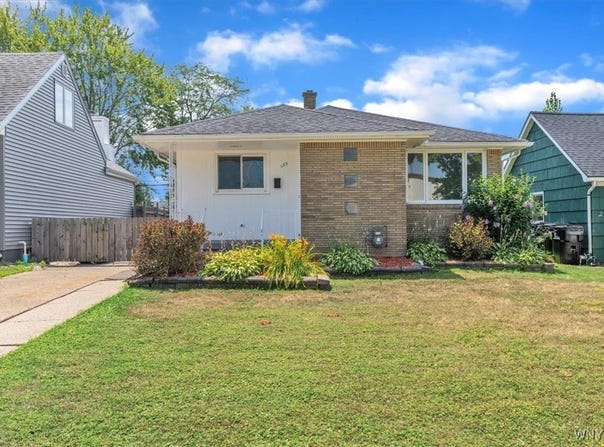 135 Mapleview Drive, Tonawanda, NY 14150