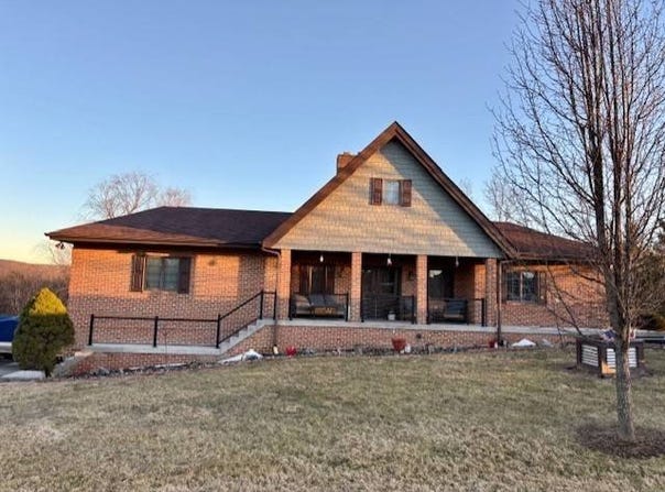 32 Hawk Ridge Rd, Petersburg, WV 26847