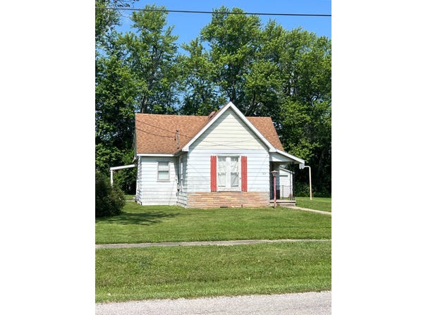 503  S Robb, Robinson, IL 62454