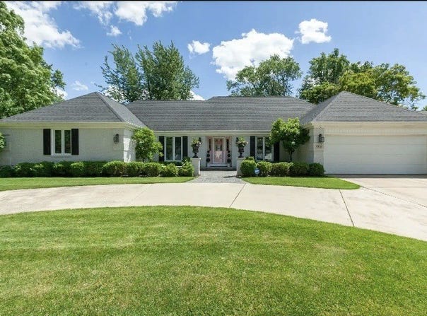 1010 Thunderbird Lane, Naperville, IL 60563