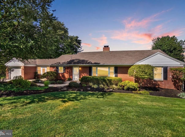 3 WINDEMERE Court, YORK, PA 17402