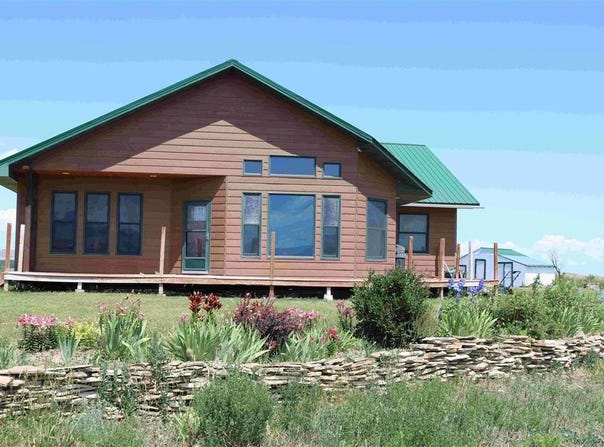 1876 Lane 9, Powell, WY 82435