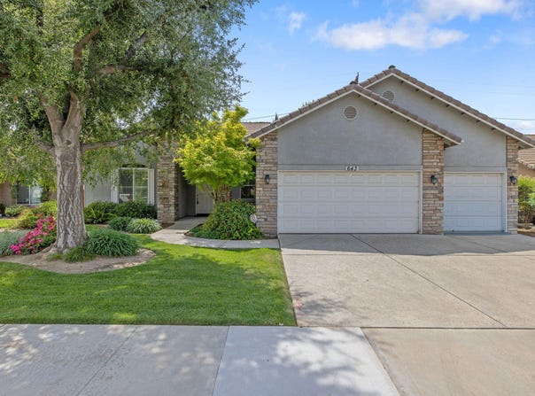643 W Bel Aire Avenue, Porterville, CA 93257